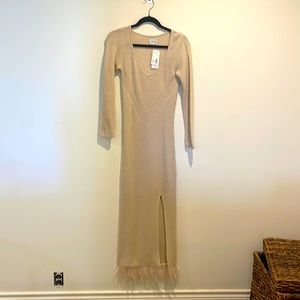 Saylor sweater dress with feathers !